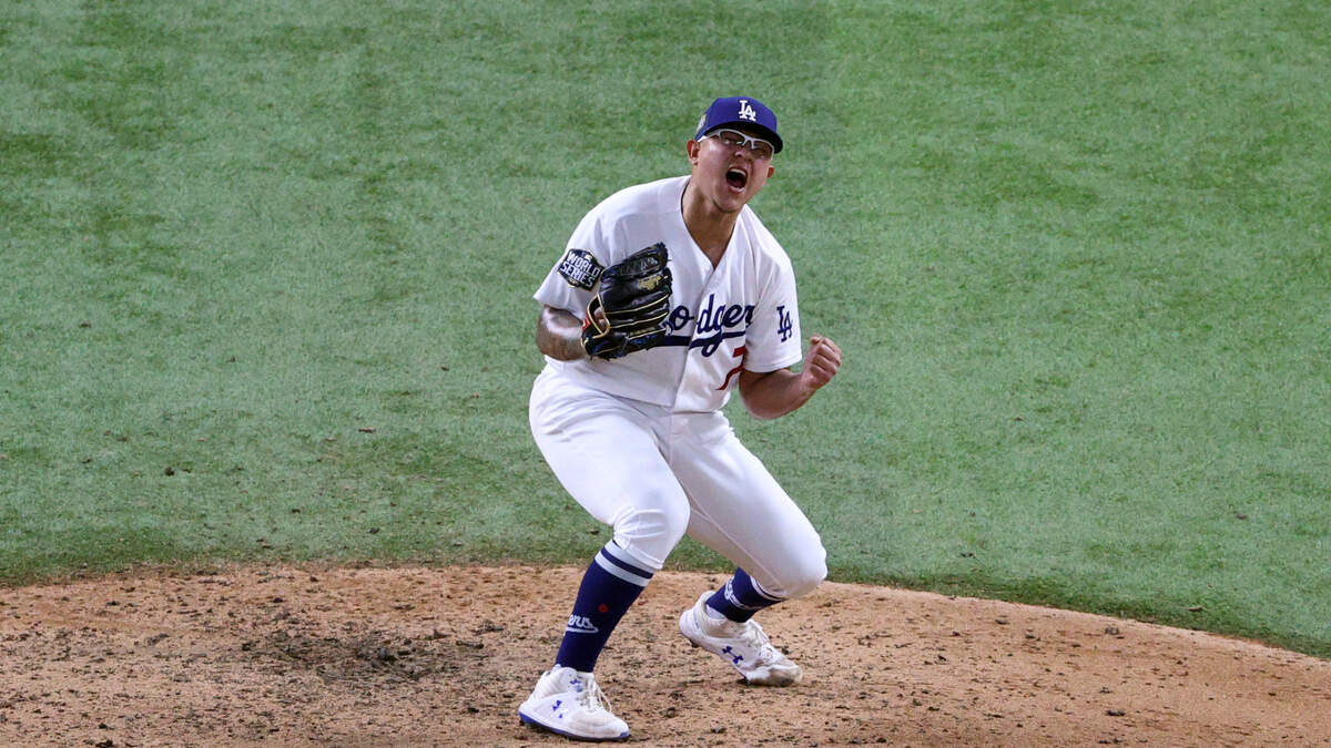 Julio Urias, the Mexican pitcher of the Dodgers, with tattoos out