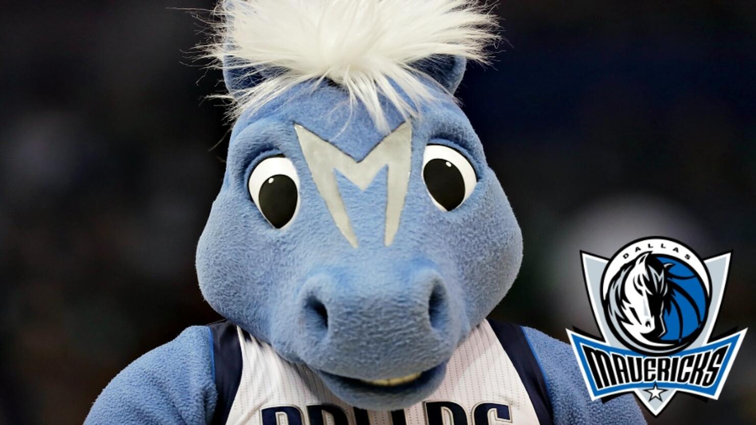 Los Angeles Lakers v Dallas Mavericks
