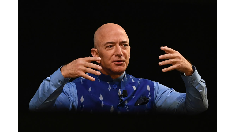 INDIA-E-COMMERCE-AMAZON-BEZOS