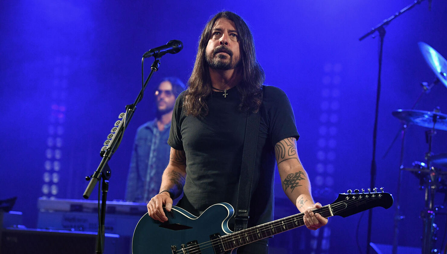 Dave Grohl Had An Oasis To Ground Him During Nirvana's 'Frightening ...