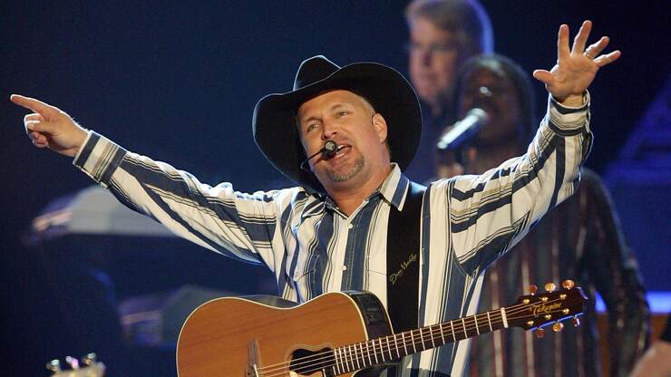 Garth Brooks Gets Emotional Talking About The Impact His Music Has On ...