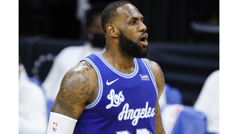 Los Angeles Lakers v Philadelphia 76ers