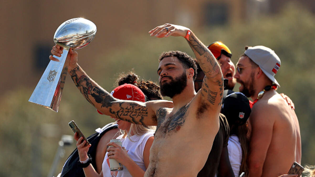 Buccaneers' Mike Evans gets an amazing draft day tattoo