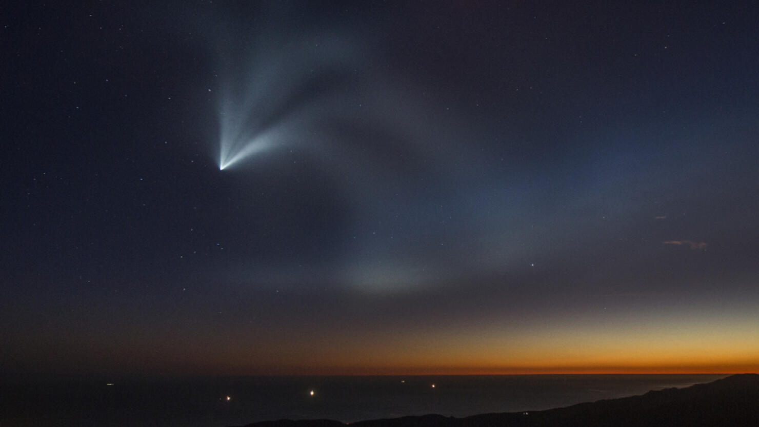 Strange lights seen in the Monday night sky, but what was it?