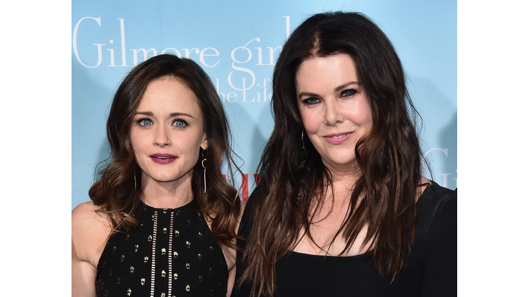 Premiere Of Netflix's "Gilmore Girls: A Year In The Life" - Arrivals