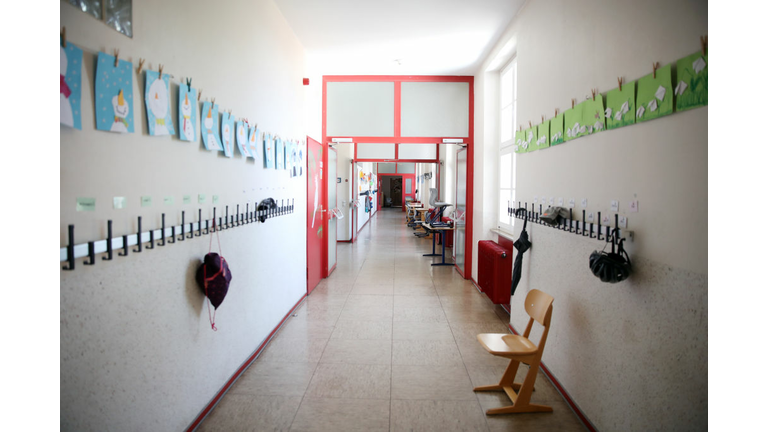 Germany Debates Reopening Schools