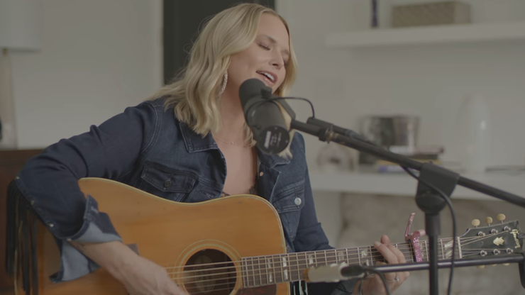 Miranda Lambert Performs Stripped Down Acoustic Version Of ...