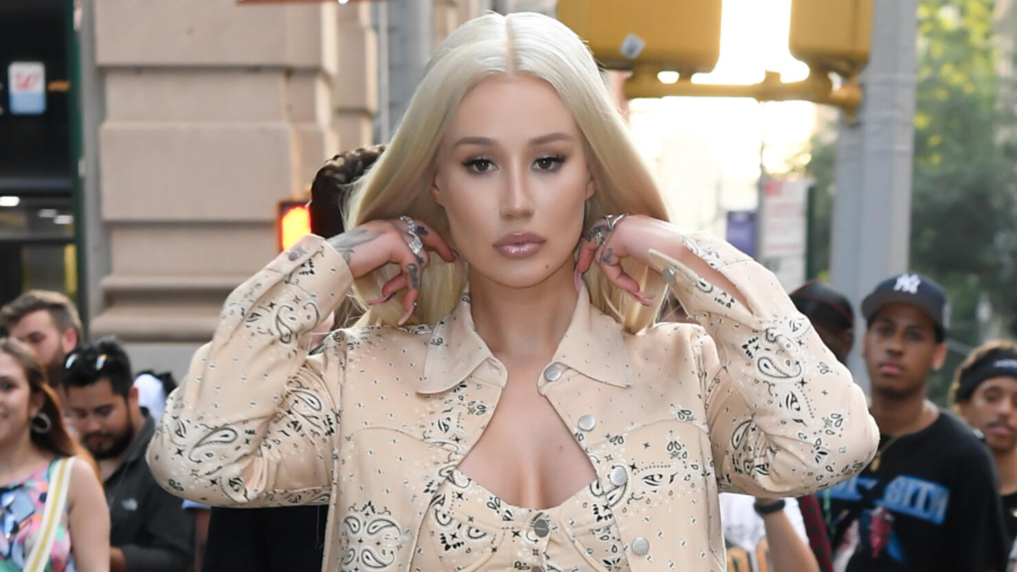 Iggy Azalea Xporn - Iggy Azalea Exposes The Thirsty DMs She's Received From Celebrities | iHeart