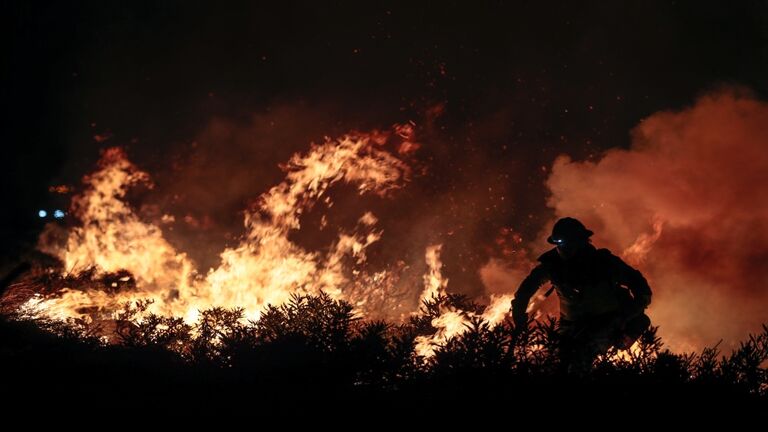 Bobcat Fire burns in Angeles National Forest