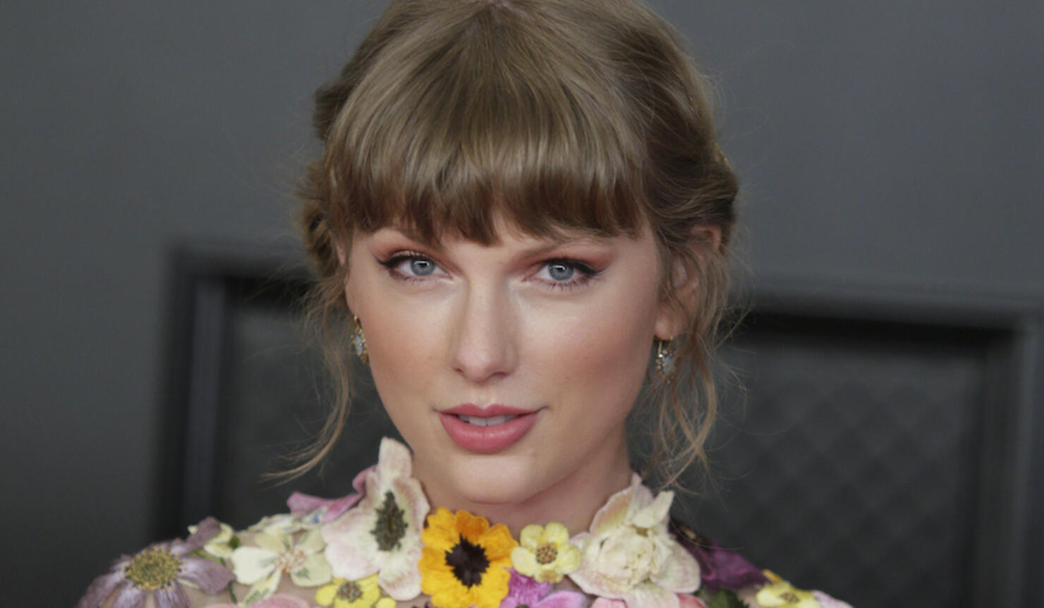 Taylor Swift Thanks Nurse 'Serving On The Front Lines' With Care ...