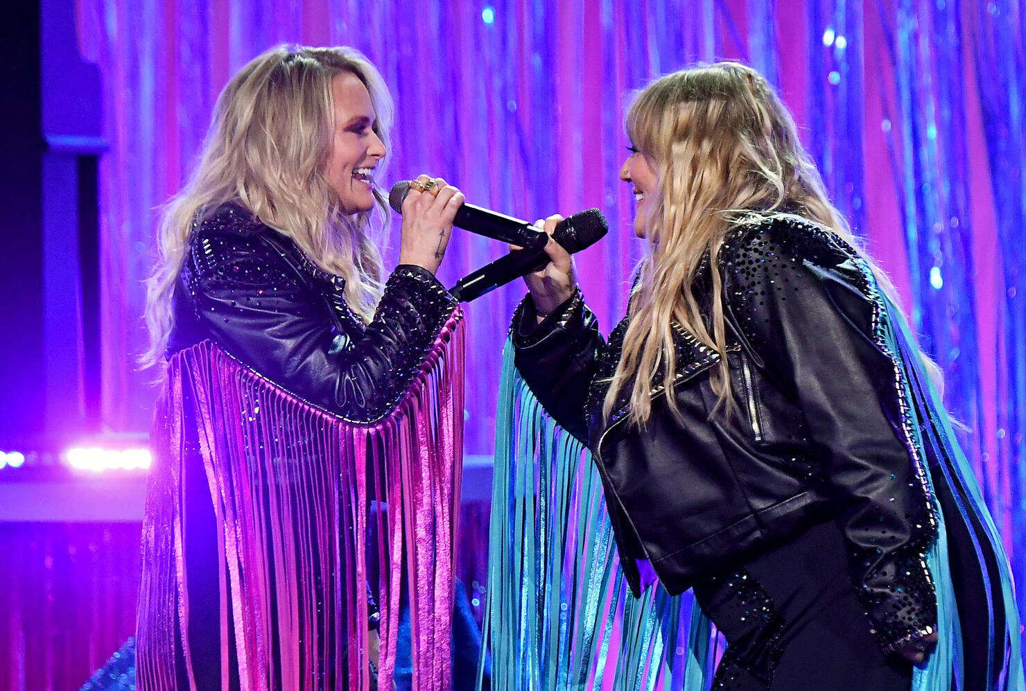 Miranda Lambert & Elle King Were Fringe Twins During 2021 ACM ...