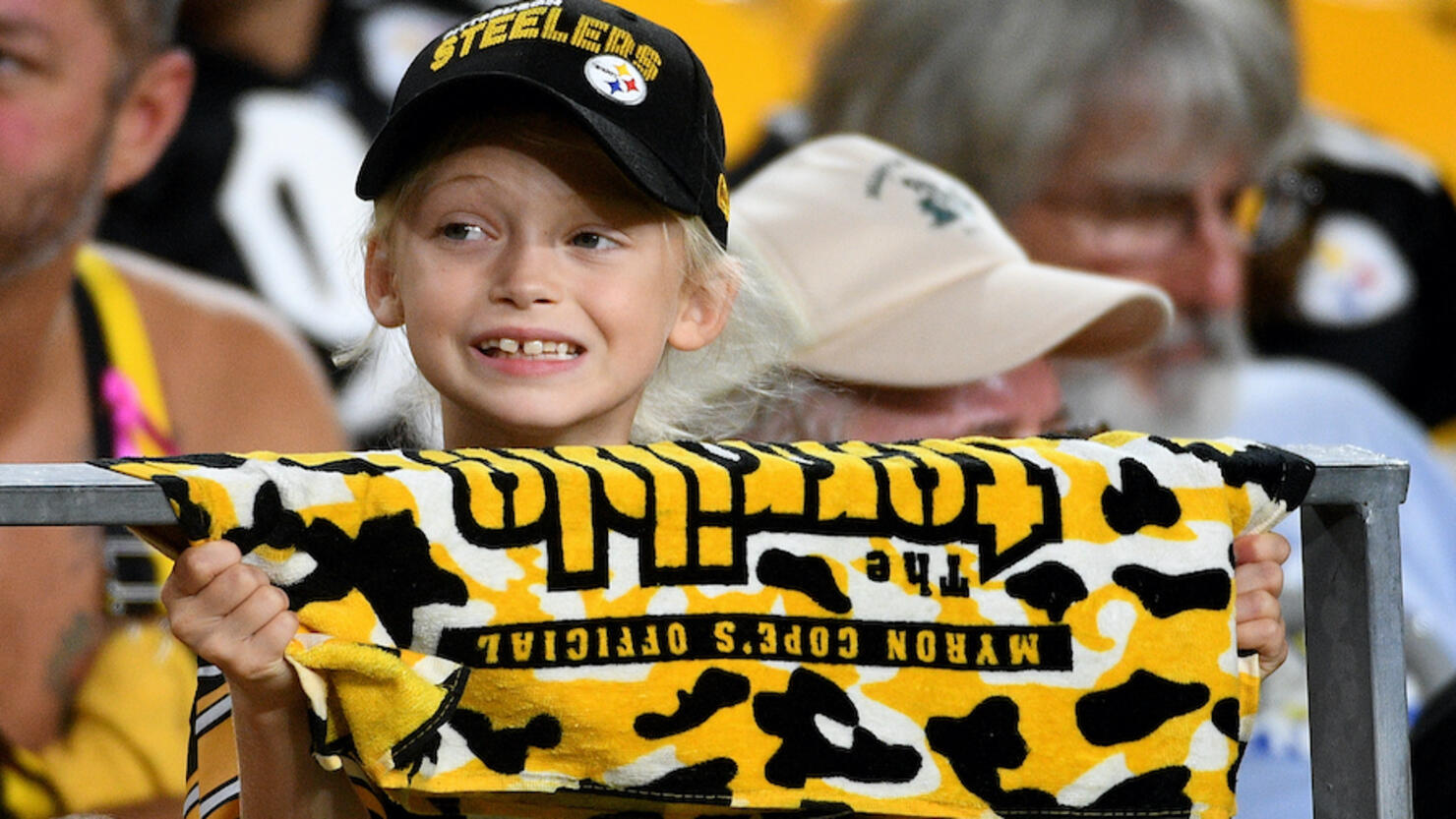 The face of disappointment: A young Steelers fan