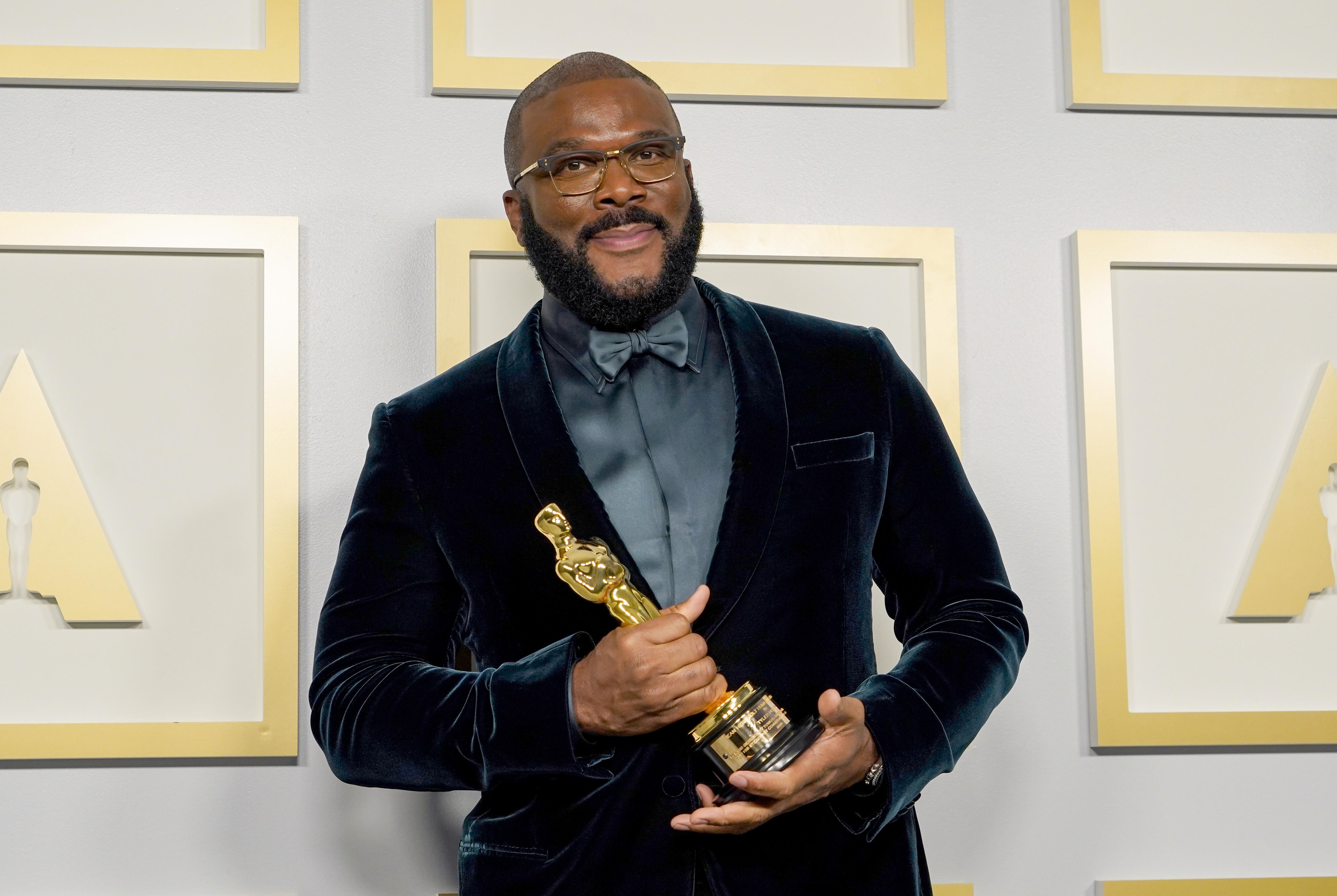 Tyler Perry Wins The Humanitarian Award At 2021 Oscars IHeart   60862a75de0e72bf7f55e43a