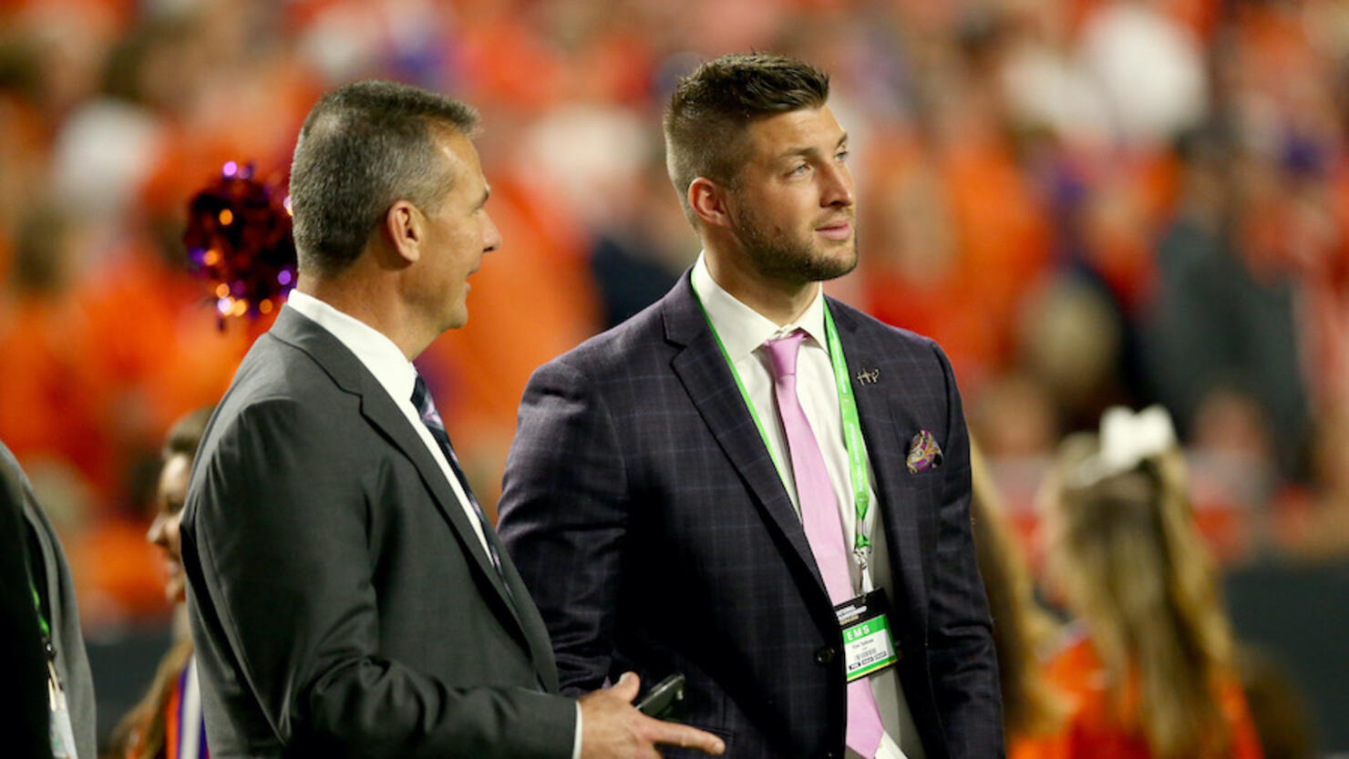 Reunited: Tebow signs with Jags, rejoins Meyer as tight end