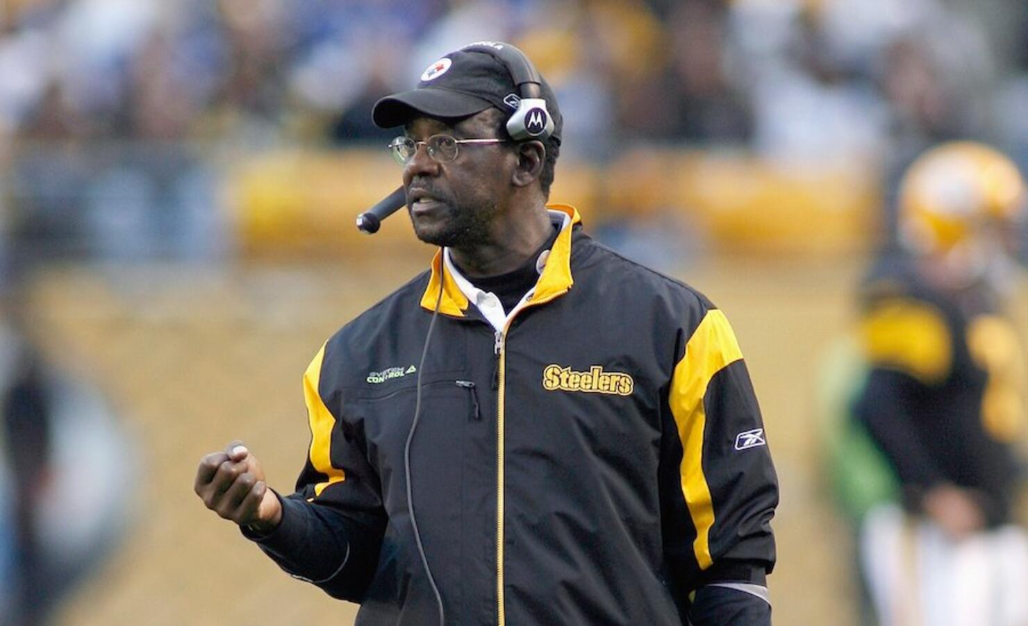 Longtime Steelers assistant John Mitchell retiring at 71