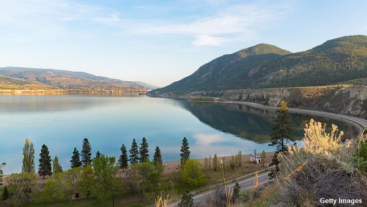 Watch: Ogopogo Filmed by Canadian Woman?