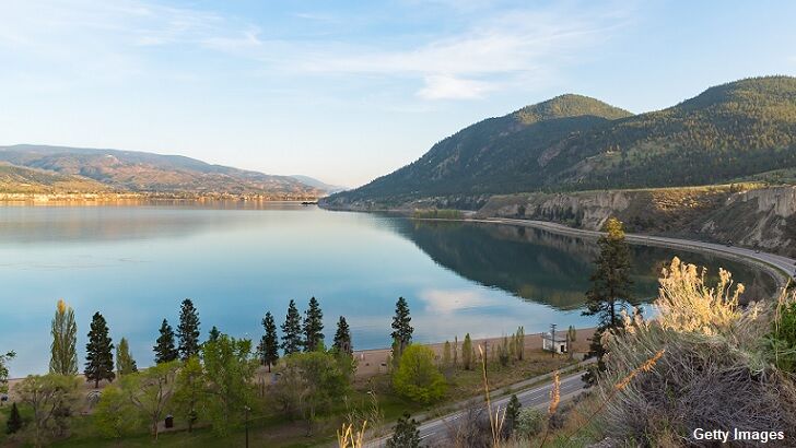 Hiker in Canada Photographs Ogopogo?