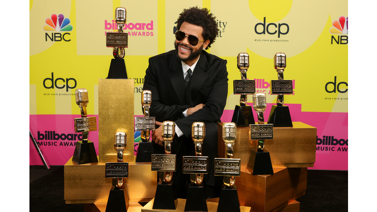 The Canadian R-&-B singer took home a whopping 10 awards.