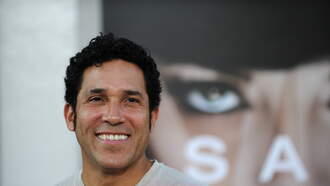 Why Oscar Nuñez Is 'Just Like Barack Obama' On 'The Office Deep Dive'