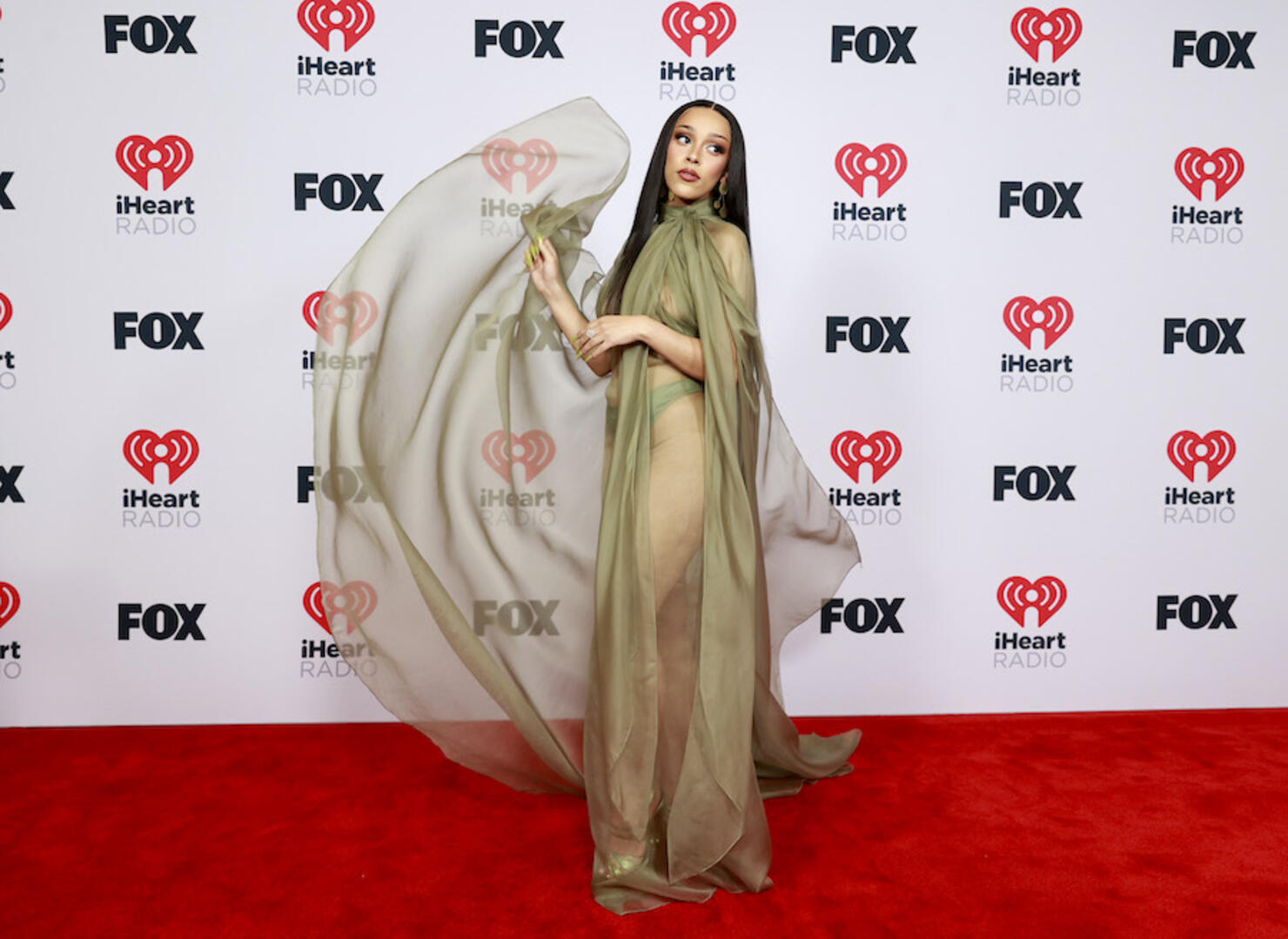 Iheart music awards 2025 red carpet 2021