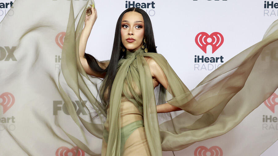 Doja Cat Teases New Album Planet Her At 2021 Iheartradio Music Awards