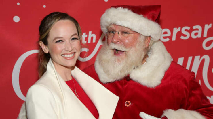 When Does Christmas Music Start On Kost 103.5 2022