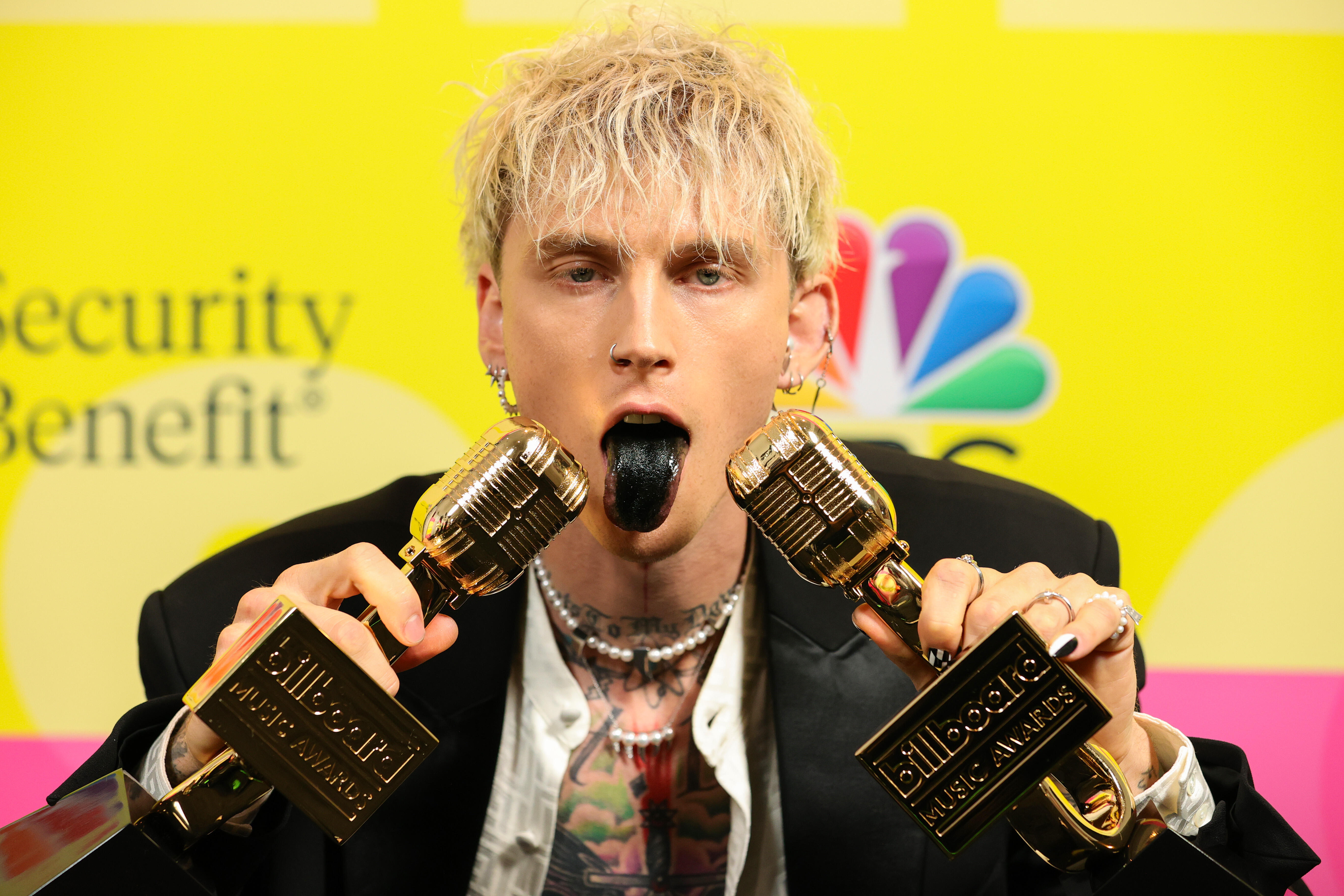 Machine gun kelly как произносится