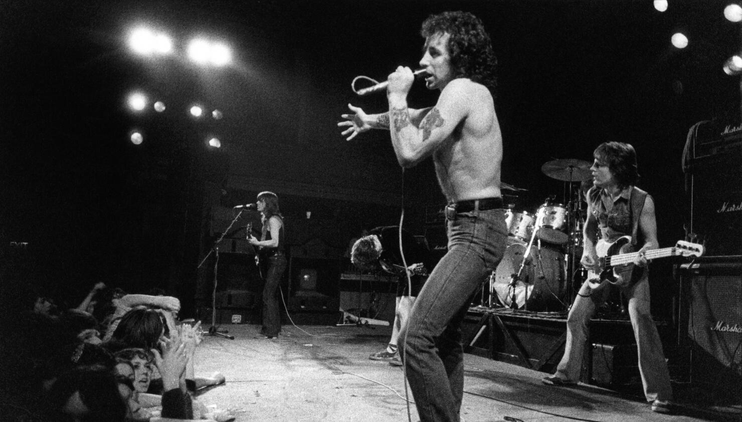 Photo of AC/DC and Malcolm YOUNG and Angus YOUNG and Bon SCOTT and Mark EVANS