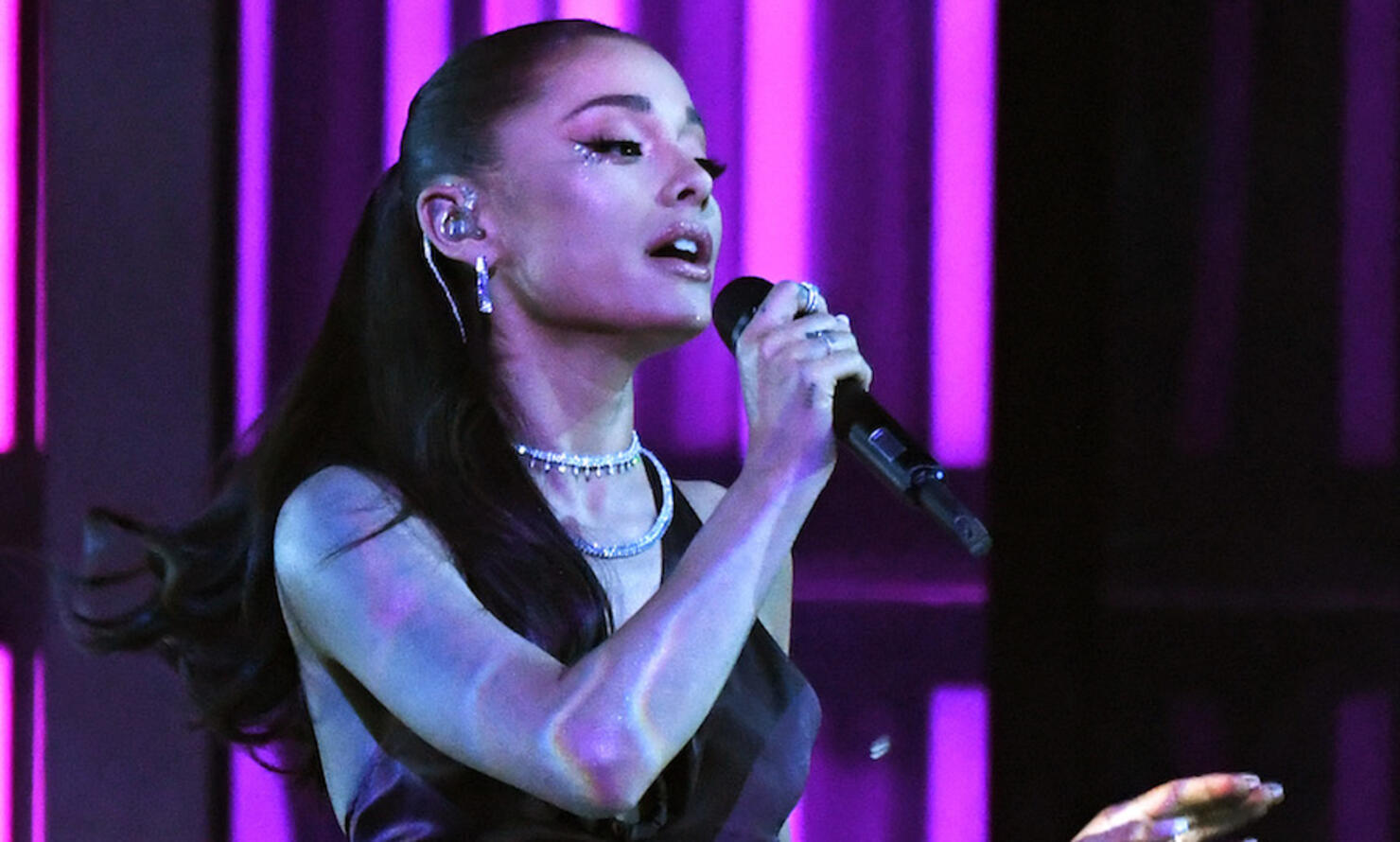 Ariana Grande Looks So Fierce In BehindTheScenes Photos From 'The
