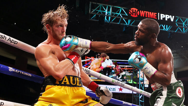Floyd Mayweather v Logan Paul