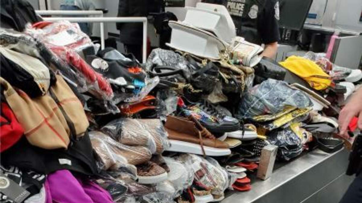 $552K of Counterfeit Gucci, Chanel Items Found in Chicago Passengers'  Luggage: CBP – NBC Chicago