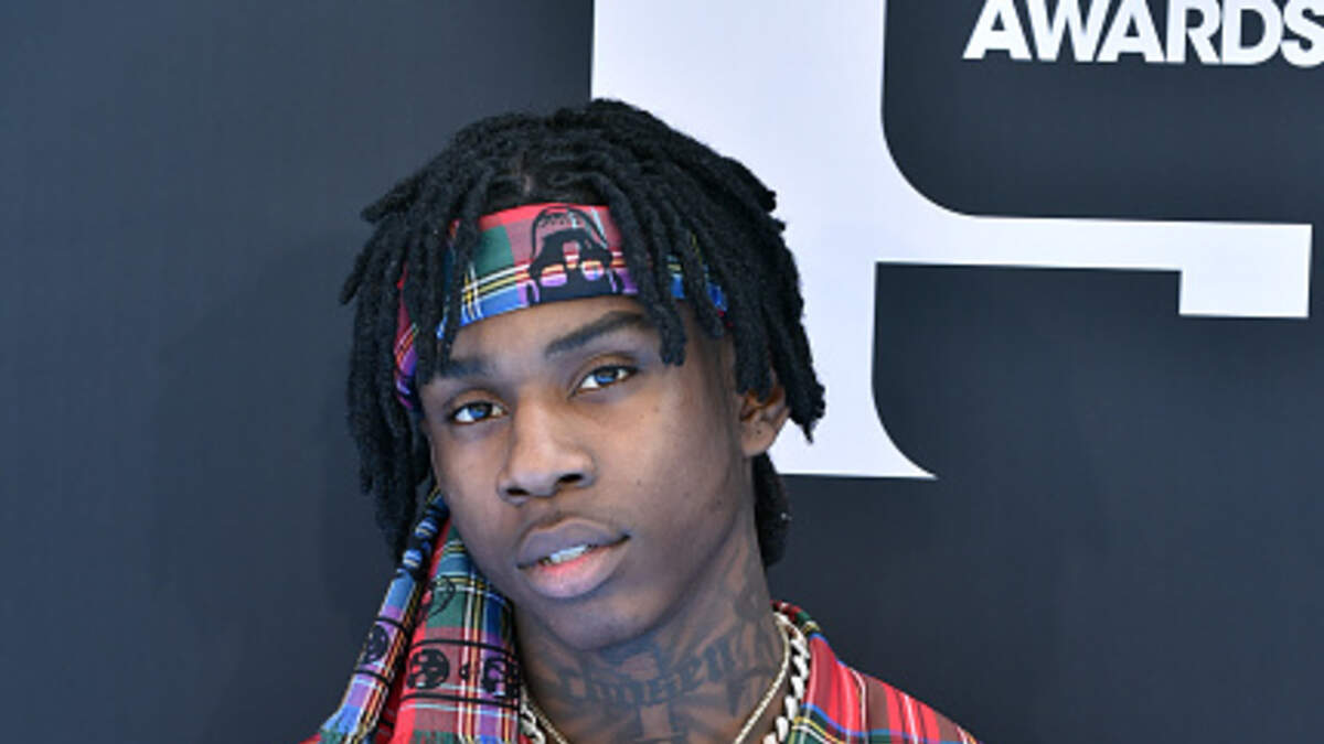 Polo G throws out first pitch at Chicago Cubs game - REVOLT