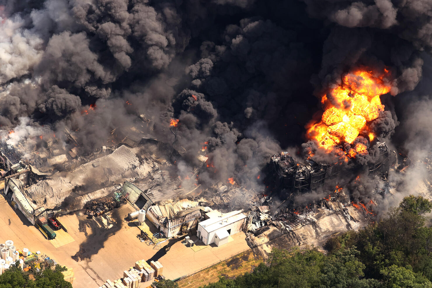 Explosion At Rockton Chemtool Plant Causes Massive Chemical Fire