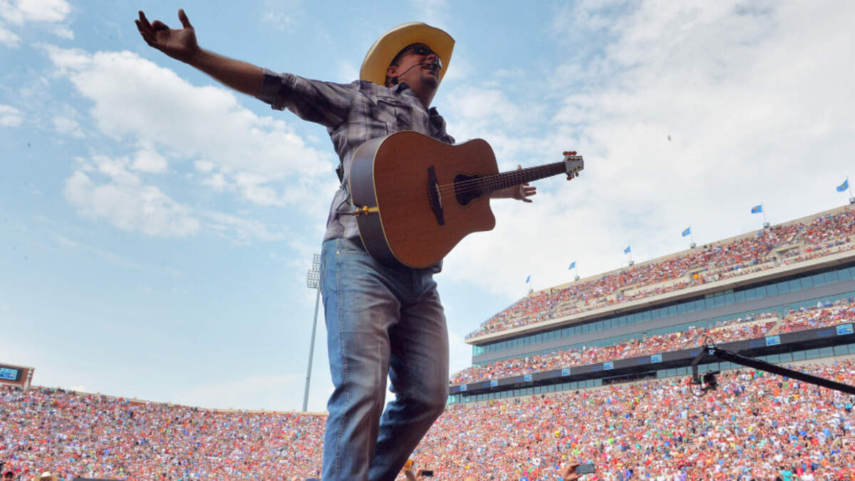 Garth Brooks Returns to Nashville July 31 in First-Ever Show at