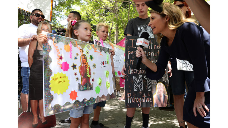 #FreeBritney Rally In Los Angeles During Conservatorship Hearing