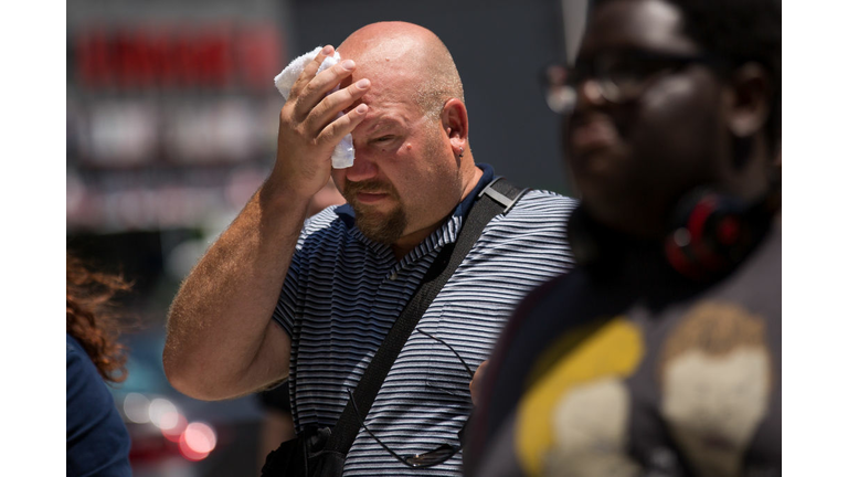 Temperatures Push Towards 90 Degrees In New York City