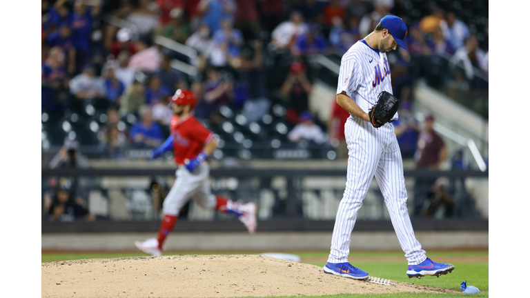 Philadelphia Phillies v New York Mets - Game Two