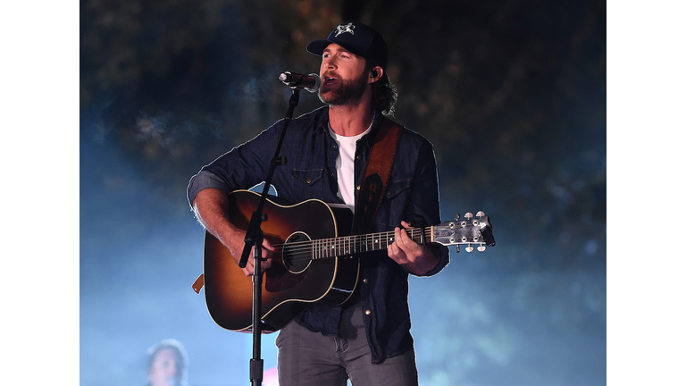 Country music star Riley Green changes 'Bud Light' lyric and the crowd goes  wild - AS USA