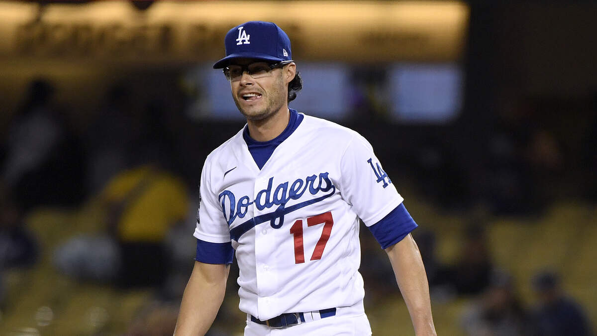 Joe Kelly Trades Dodgers Jersey for Mariachi Jacket – NBC Los Angeles