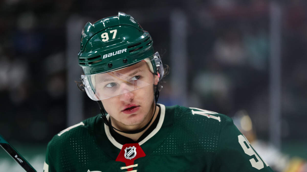 Wild's Kirill Kaprizov remains in Russia amid reports of fake military ID,  flight to U.S. - The Athletic