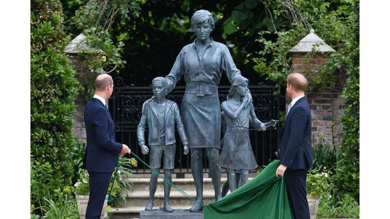 BRITAIN-ROYALS-DIANA-STATUE