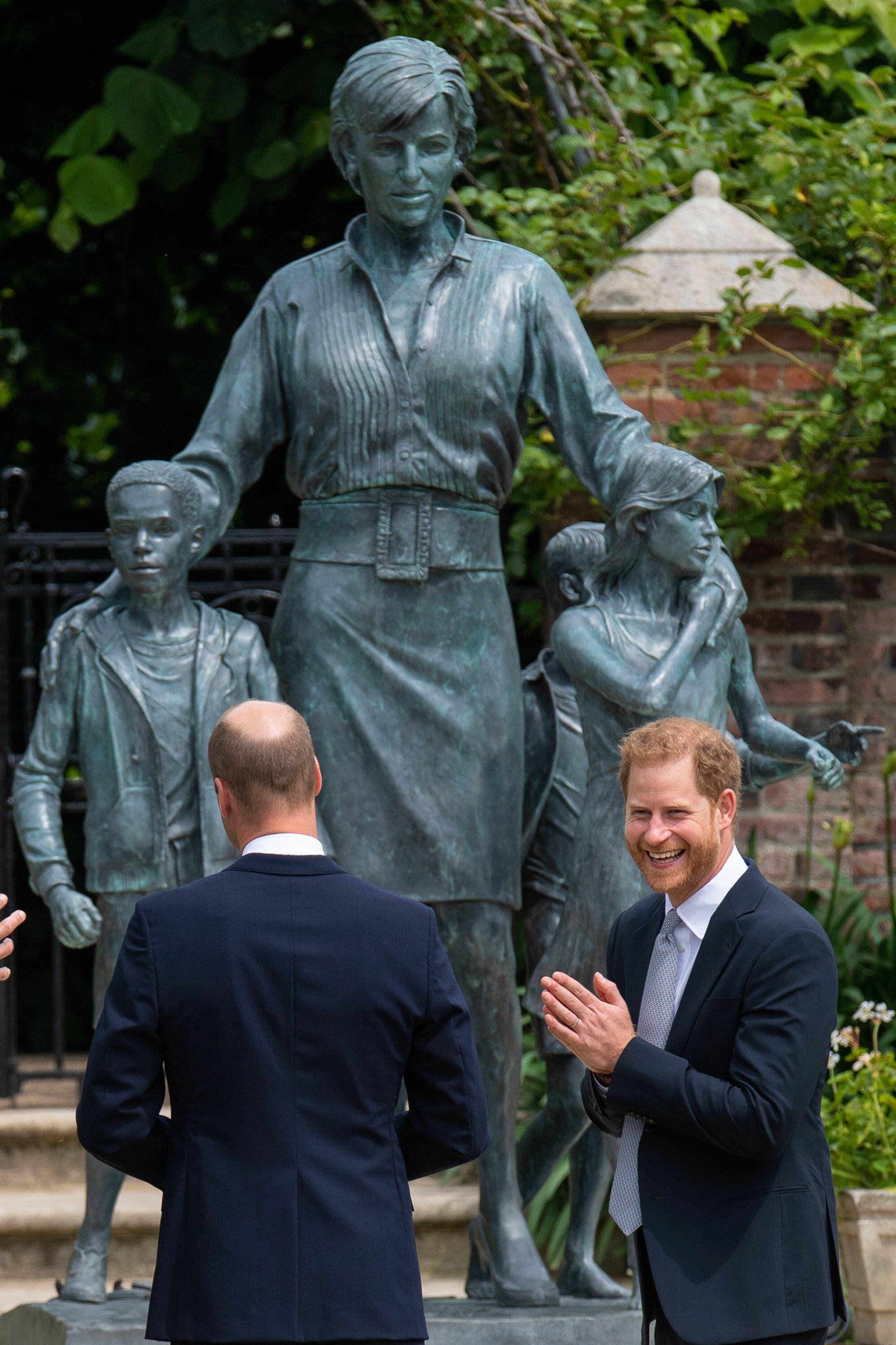 Prince Harry & Prince William Reunite To Unveil Princess Diana Statue ...