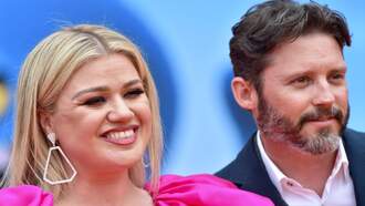 Kelly Clarkson Seeking To Be Legally Divorced From Estranged Husband
