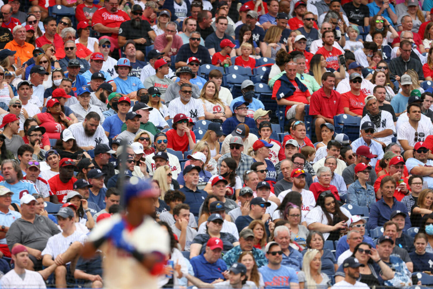 Phillies fans' great catches with babies 