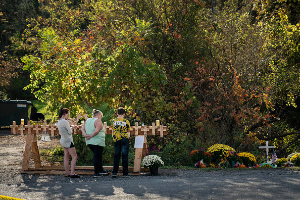 Vigil Held For Victims Of Limo Crash Over Weekend That Killed 20 People From Town Of Amsterdam, NY