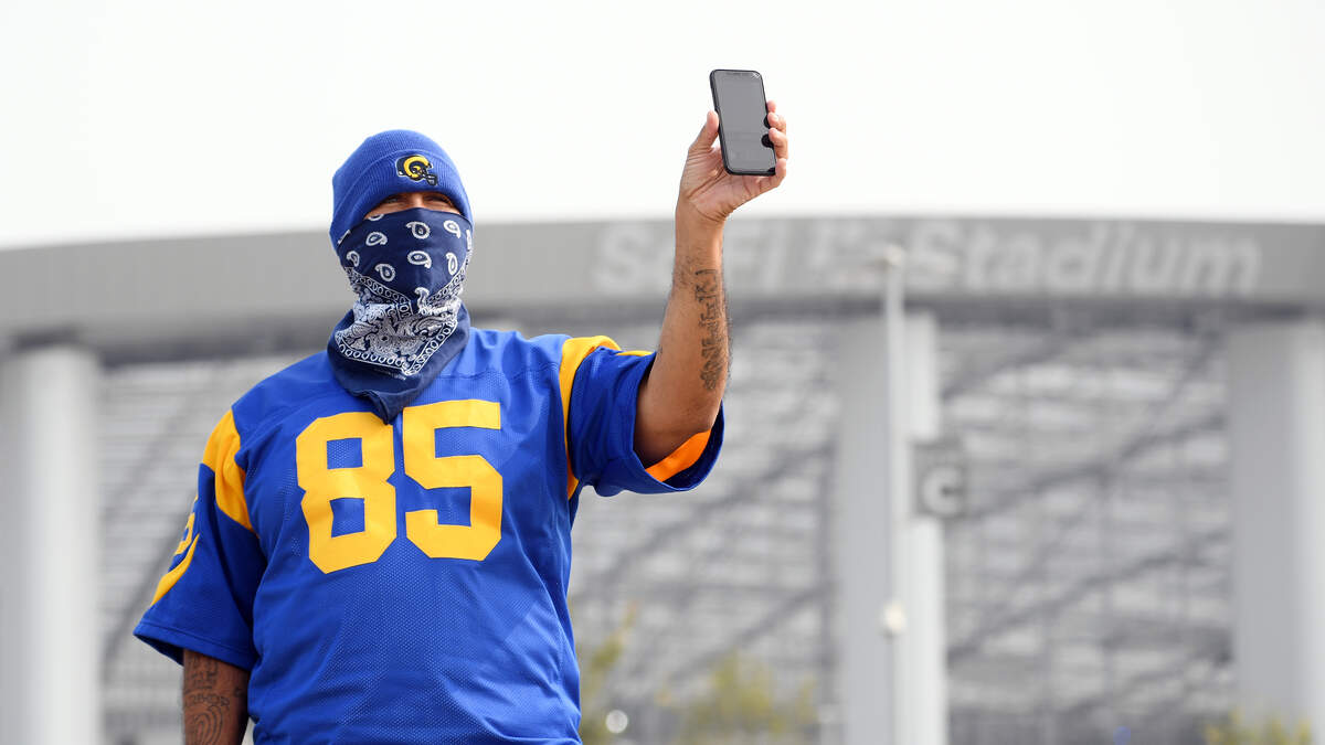 New Drip: Twitter Reacts To The Los Angeles Rams' Clean New Uniforms