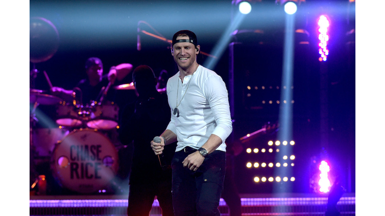 Kenny Chesney Kicks Off "The Big Revival" Tour