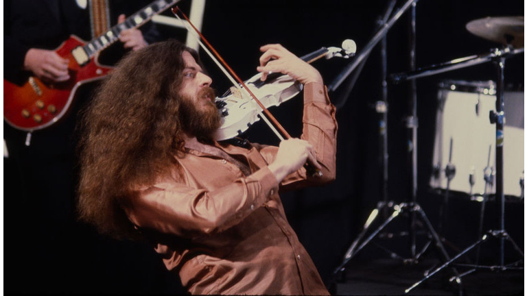 Robby Steinhardt with KANSAS film music video circ June 1982