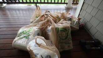 Tennessee Officers Deliver Groceries After Arresting Delivery Driver