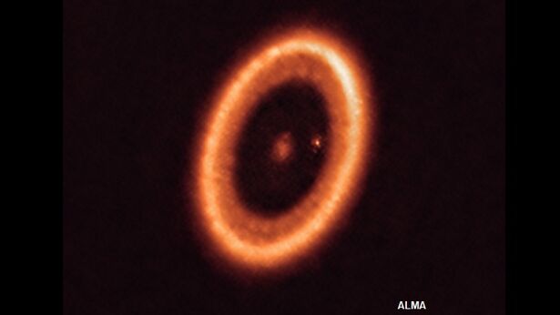Video: Previously Unseen Moon-Forming Disc Photographed Around ...
